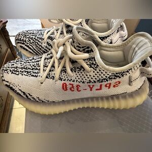 adidas Yeezy Boost 350 V2 Zebra
